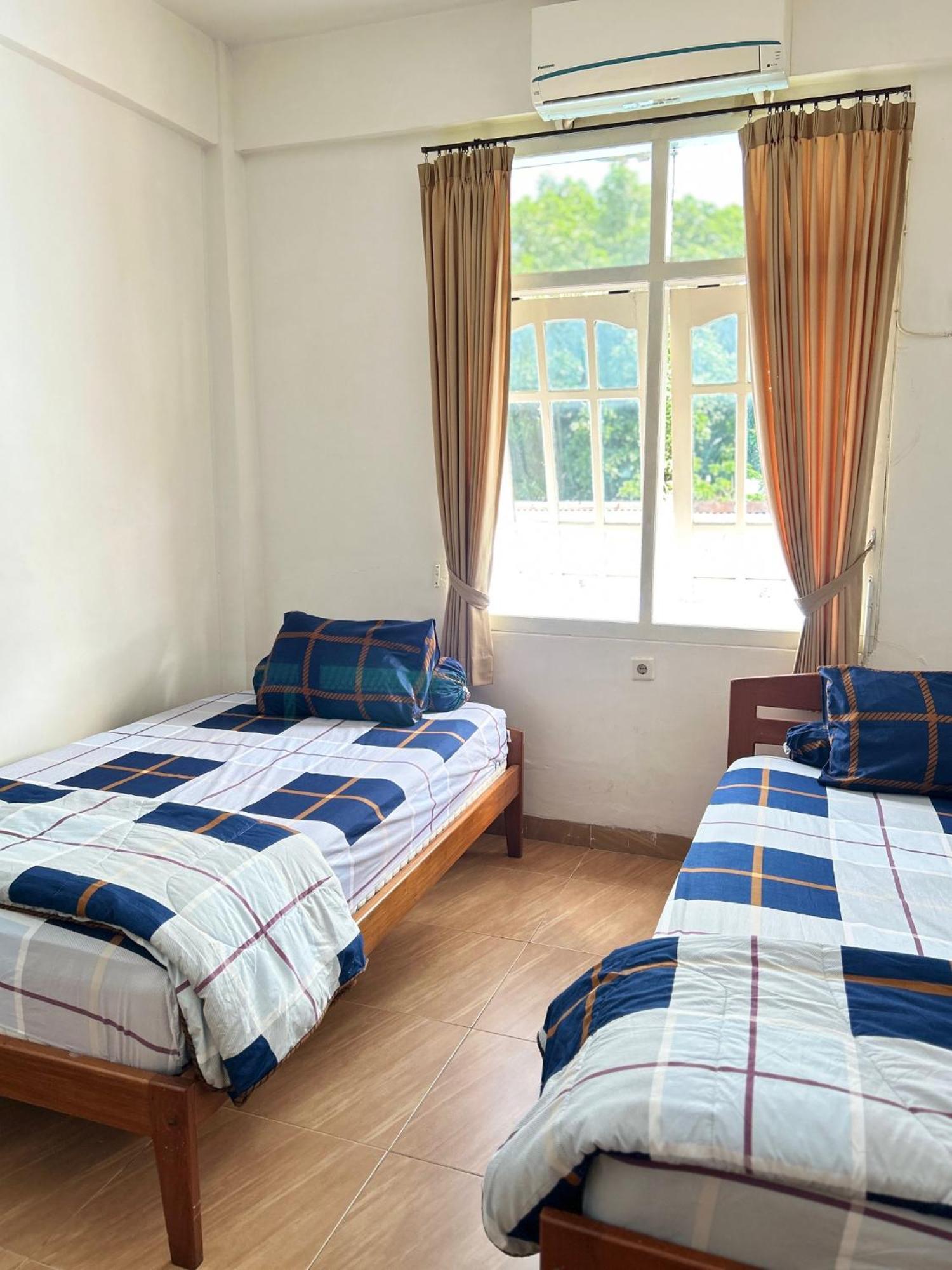 Wisma Grace Амбон Екстериор снимка