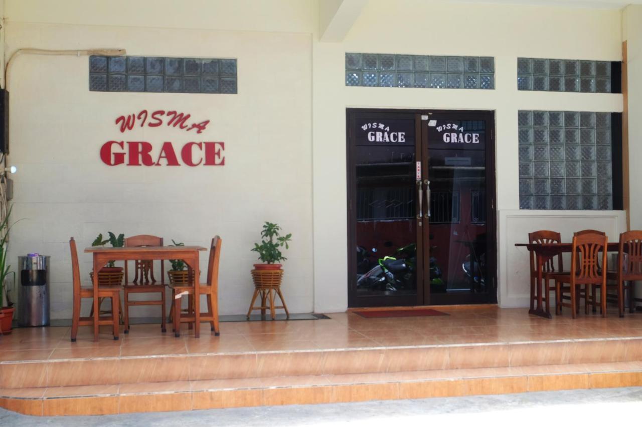 Wisma Grace Амбон Екстериор снимка
